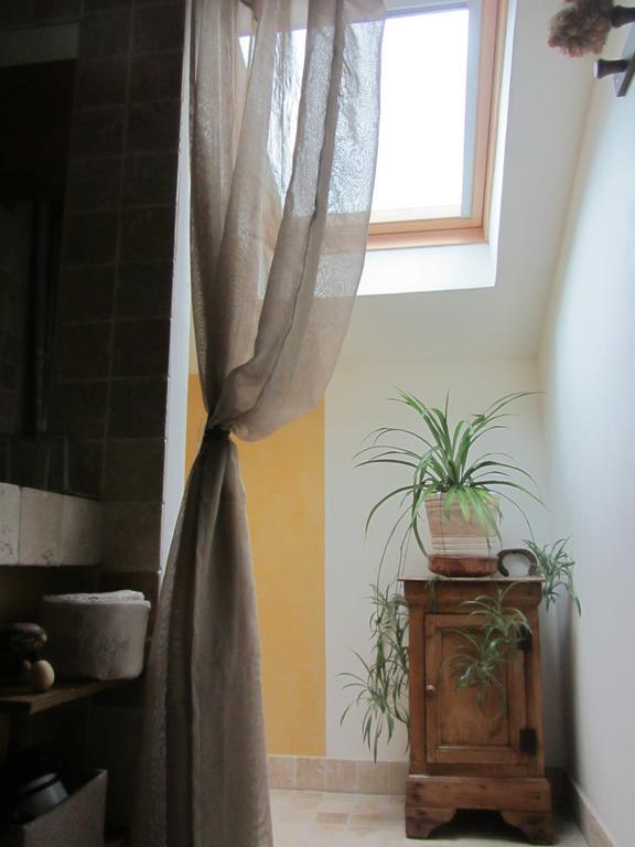 Les Cimes Bed & Breakfast Saint-Pierre-de-Riviere Room photo