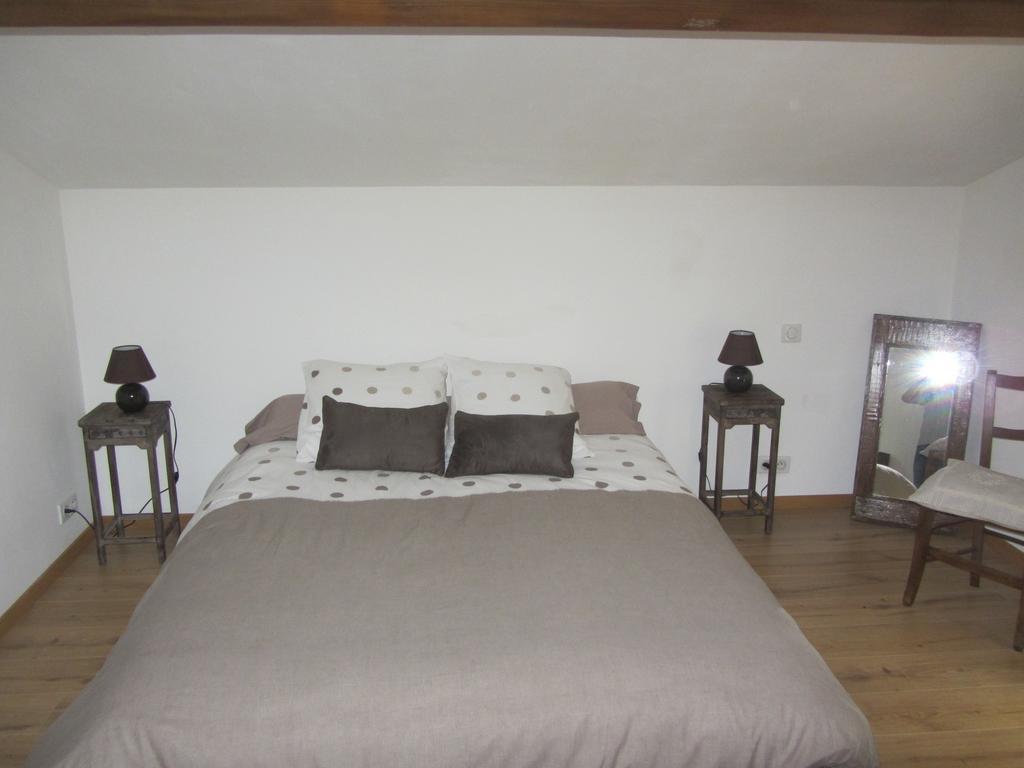Les Cimes Bed & Breakfast Saint-Pierre-de-Riviere Room photo