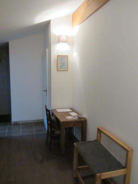 Les Cimes Bed & Breakfast Saint-Pierre-de-Riviere Room photo