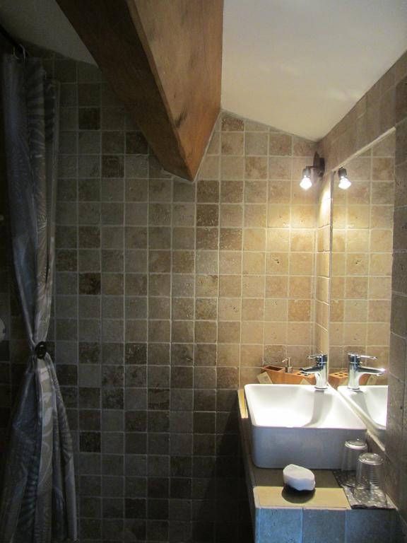 Les Cimes Bed & Breakfast Saint-Pierre-de-Riviere Room photo