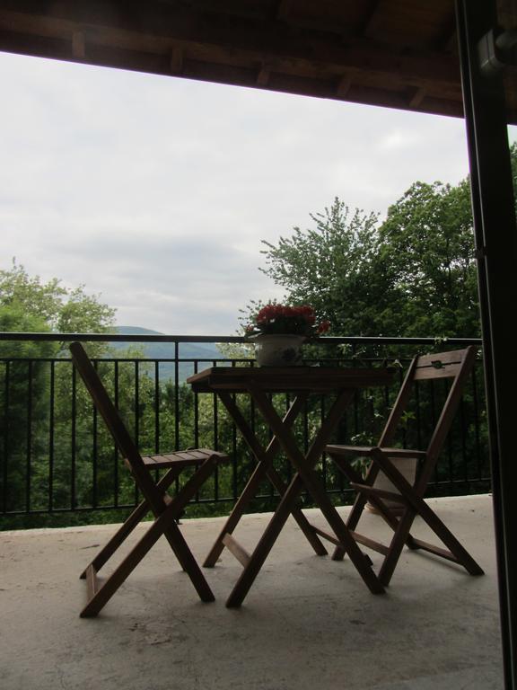 Les Cimes Bed & Breakfast Saint-Pierre-de-Riviere Exterior photo